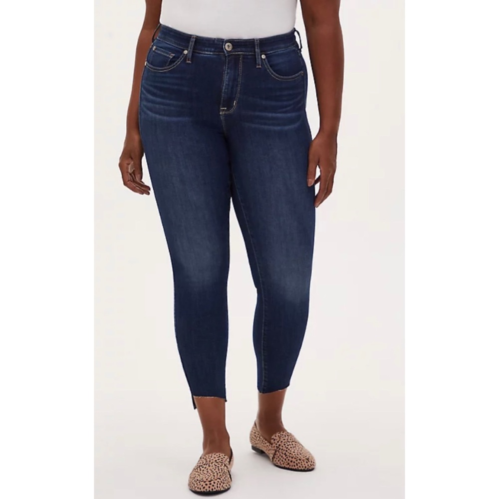 🆕Torrid Sky High Skinny Jean Step Hem DarkWash 14